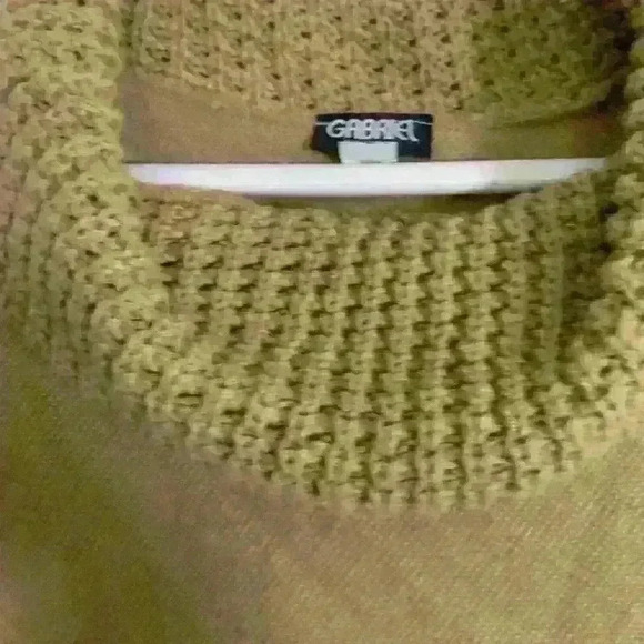 Cowl Neck Shawl - Picture 6 of 6